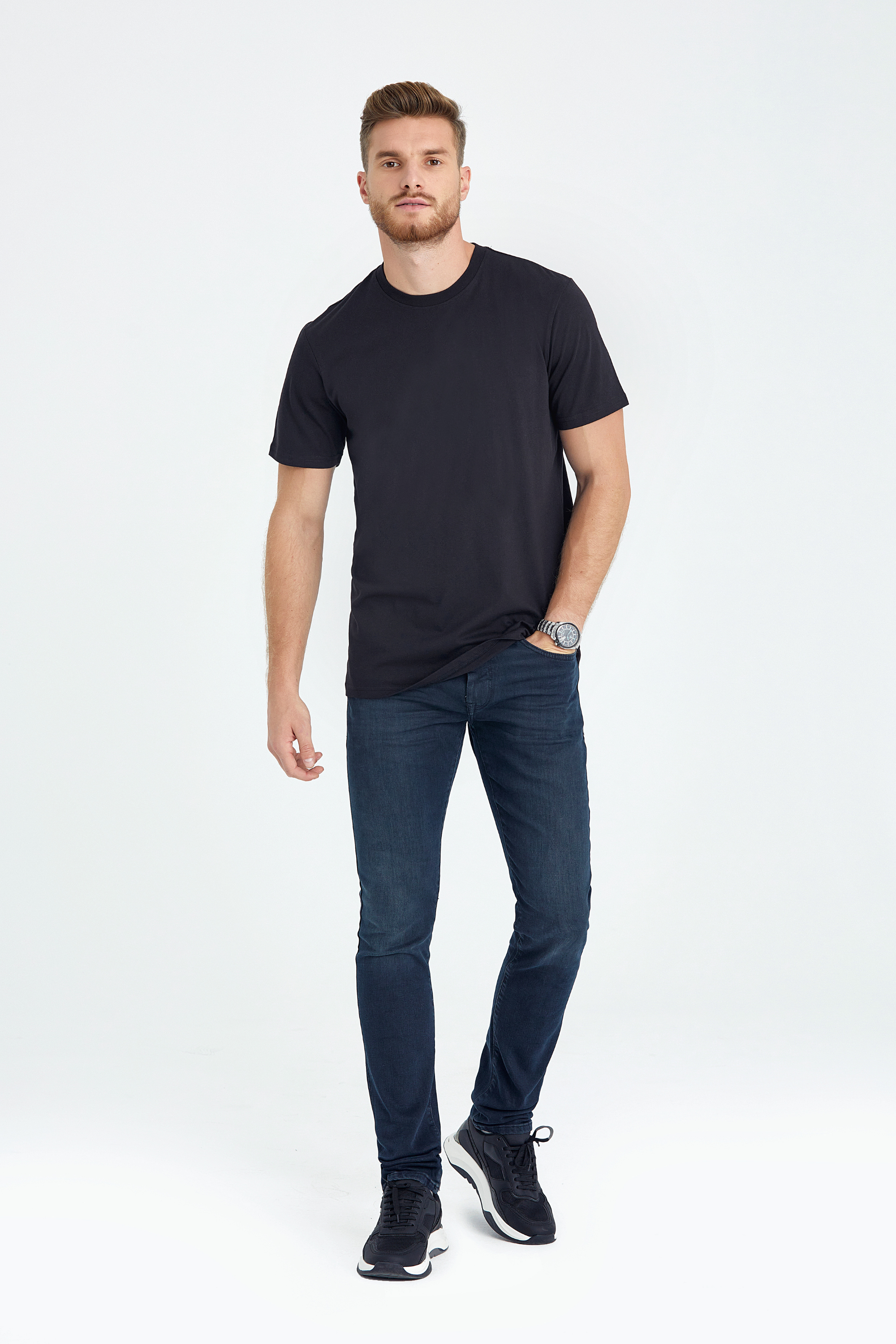 round neck regular fit long t-shirt black